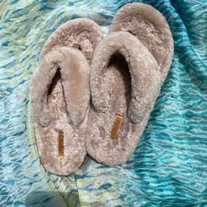 Olukai sheepskin sandals 7